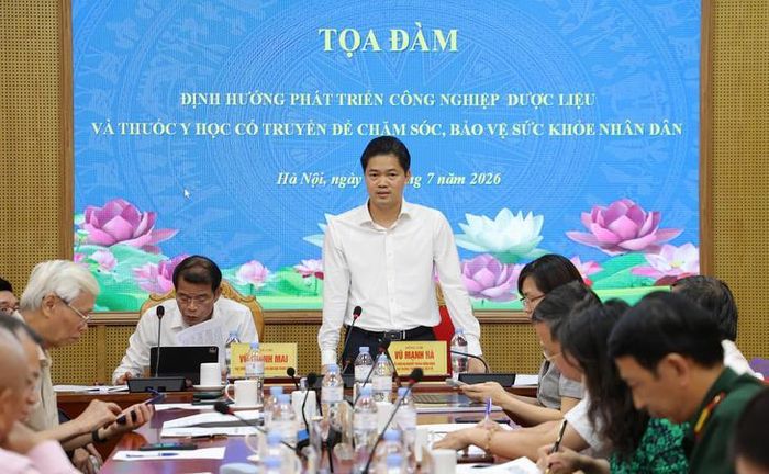 Ủy viên dự khuyết Trung ương Đảng, Thứ trưởng Thường trực Bộ Y tế, TS.BS Vũ Mạnh Hà phát biểu. Ảnh: Trần Minh