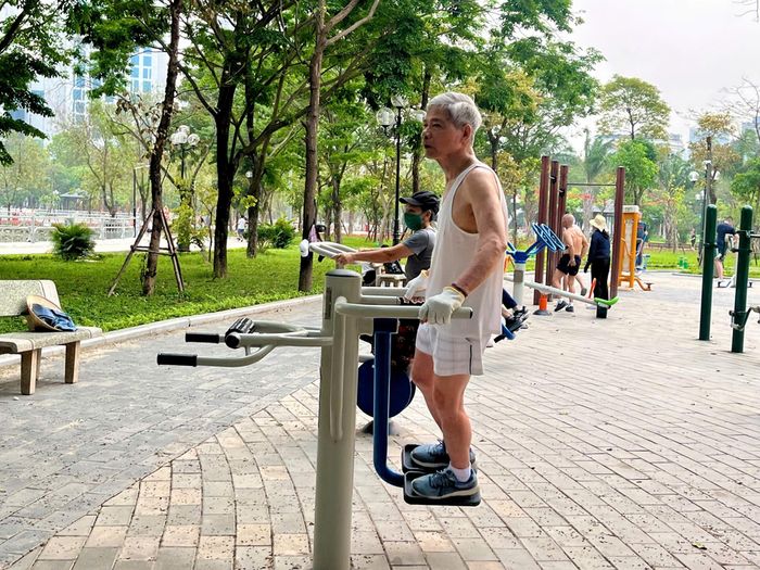 Bộ Y tế nhấn mạnh người dân cần lắng nghe cơ thể khi hoạt động thể lực. Ảnh: SKĐS