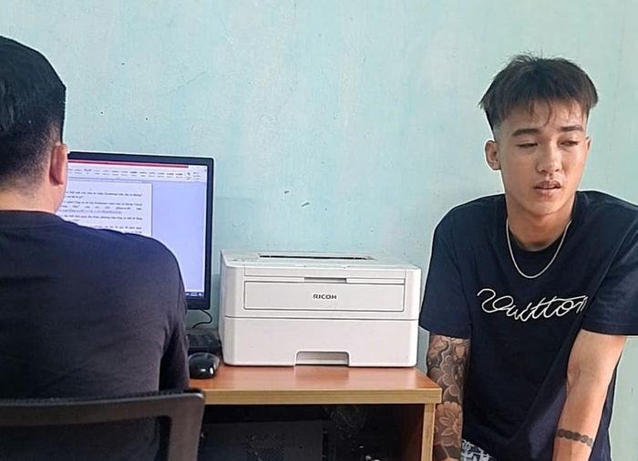 Vũ Quang Huy là người quay phim và phát trực tiếp trên mạng xã hội. Ảnh: Cơ quan Công an.