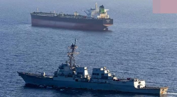 Iran chưa đưa ra bình luận chính thức về các thông tin trên. Tuy nhiên, chỉ vài giờ sau cuộc không kích của Mỹ, IRGC tuyên bố eo biển Hormuz sẽ tiếp tục bị đóng cửa nếu Washington vẫn duy trì các hoạt động mà Tehran cho là đe dọa và can thiệp vào khu vực.
