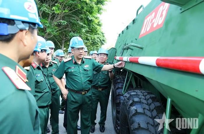 Một giải pháp kỹ thuật tương tự đã được sử dụng trên xe bọc thép BTR-90 của Nga trước đây. Sự khác biệt nằm ở hình dạng tháp pháo được sửa đổi một chút, cũng như việc lắp đặt hệ thống kính ngắm đa kênh mới cho xạ thủ và chỉ huy.
