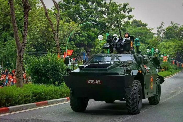 Tốc độ tối đa của XTC-02 lên đến 95 km/h trên đất liền và 12 km/h khi vượt chướng ngại vật trên mặt nước. Tầm hoạt động - 800 km. Trang bị vũ khí: Súng máy 12,7 mm và 7,62 mm.
