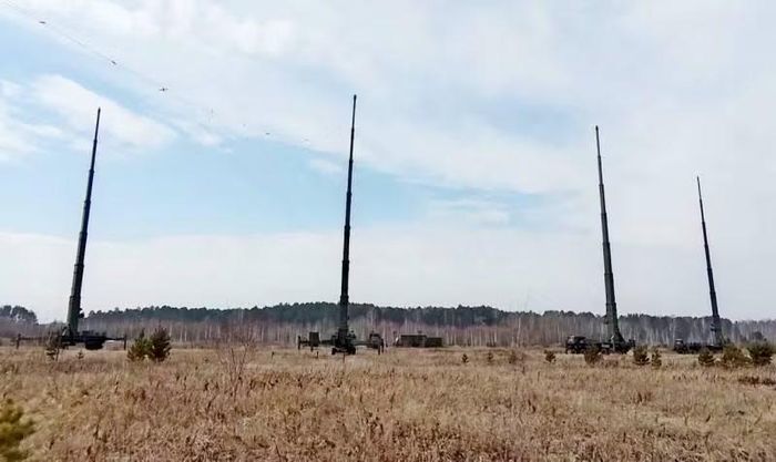 Mặc dù vậy, không thứ vũ khí nào mãi mãi "bất khả chiến bại" và có nhiều khả năng Ukraine đã tìm ra bí quyết đánh bại hệ thống tác chiến điện tử cực mạnh này của Nga.