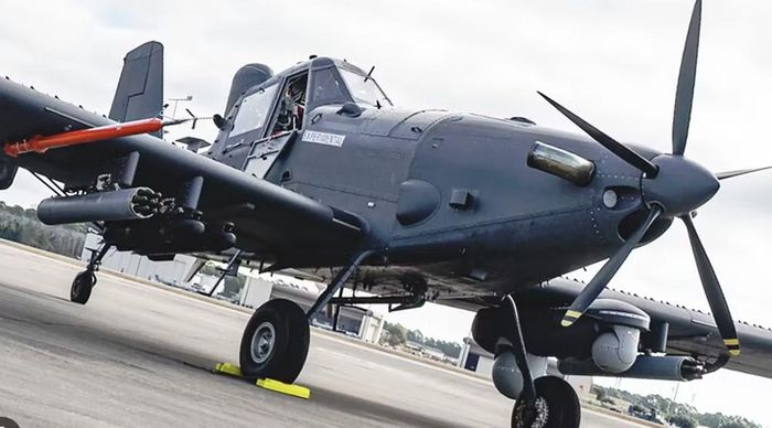 Chi phí vận hành thấp là một trong những lý do USSOCOM lựa chọn OA-1K. Trong khi máy bay F-35A có chi phí khai thác hơn 35.000 USD mỗi giờ bay, OA-1K sử dụng động cơ cánh quạt nên tiêu thụ ít nhiên liệu hơn và yêu cầu bảo dưỡng đơn giản hơn.