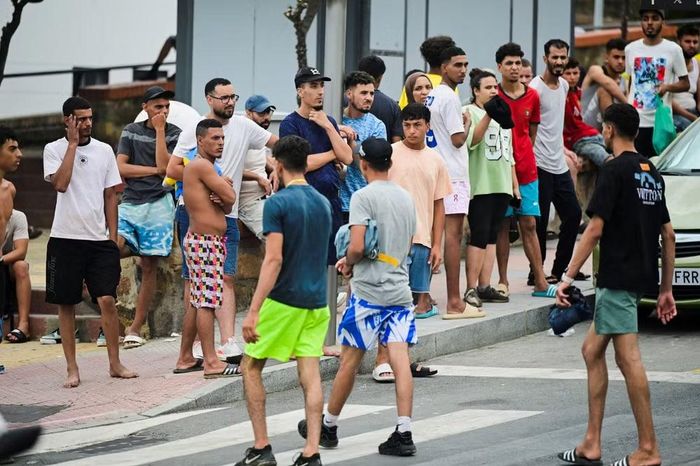 Tại Morocco, tình trạng thất nghiệp, thu nhập thấp và chất lượng dịch vụ công yếu kém đã khiến nhiều người trẻ nuôi giấc mơ rời khỏi đất nước.