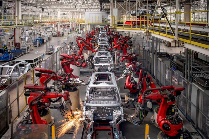 Sức mua nội địa không theo kịp khả năng sản xuất của Trung Quốc. Ảnh: Reuters.