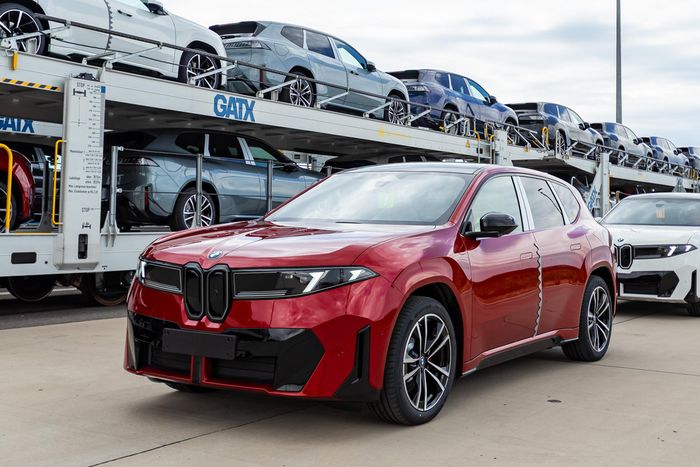 Qualcomm từng cung cấp nền tảng Snapdragon Ride Pilot cho mẫu xe điện BMW iX3, mang đến các tính năng hỗ trợ lái như vận hành rảnh tay, tự động chuyển làn và hỗ trợ đỗ xe.