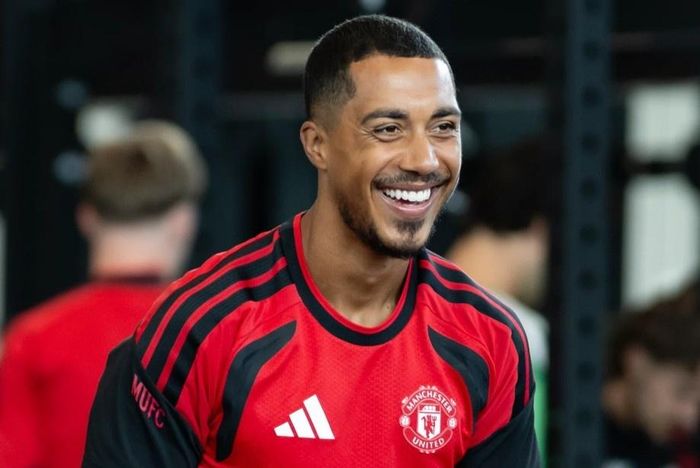 Youri Tielemans là một trong hai tân binh gia nhập MU hè này.