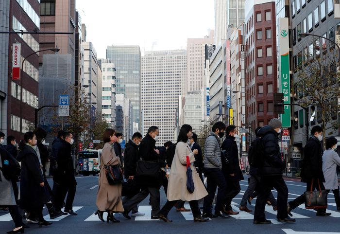 Không ít Gen Z hạ thấp kỳ vọng để tránh thất vọng. Ảnh minh họa: Kim Kyung-Hoon/Reuters.