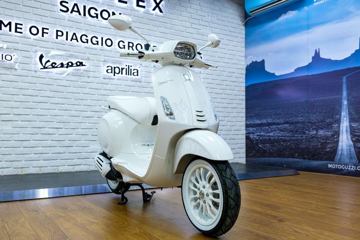  Vespa Sprint Justin Beiber từng được giới thiệu tại Việt Nam với giá từ 115,8 triệu đồng. Ảnh: Vĩnh Phúc. 