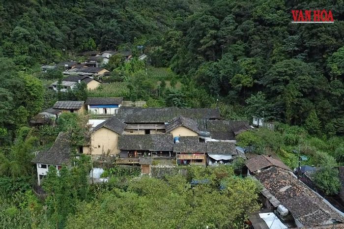 Toàn cảnh Làng văn hóa du lịch Lũng Cẩm