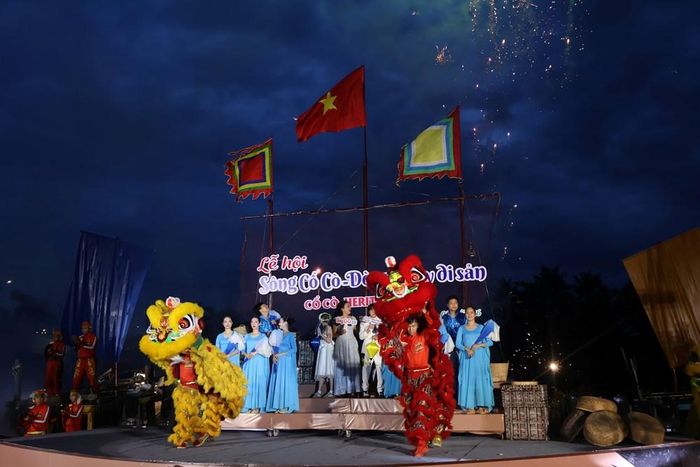 Chương trình nghệ thuật có sự tham gia trình diễn của các nghệ sĩ, ca sĩ, nghệ nhân Hội An, các em thiếu nhi của cộng đồng quốc tế đang sinh sống, học tập và lao động tại địa phương