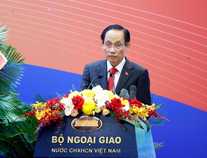 Đồng chí Lê Hoài Trung, Ủy viên Bộ Chính trị, Bộ trưởng Bộ Ngoại giao phát biểu khai mạc