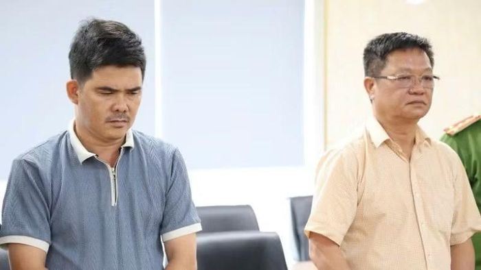 Hai đối tượng tại cơ quan điều tra. (Ảnh: Công an cung cấp)