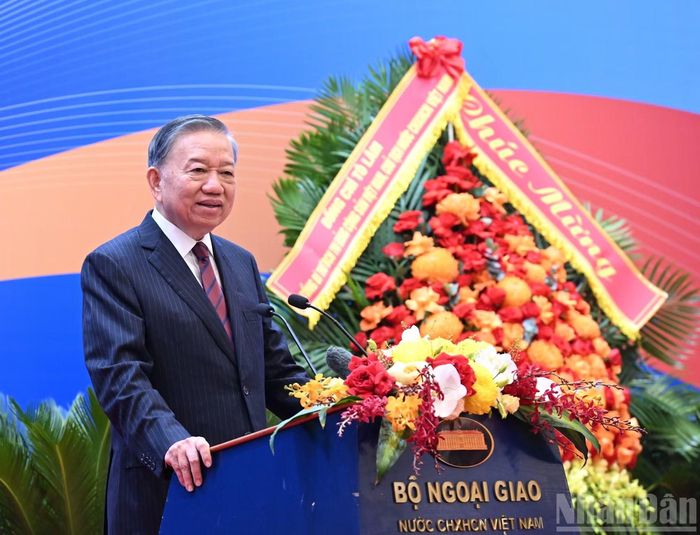 Tổng Bí thư, Chủ tịch nước Tô Lâm phát biểu chỉ đạo hội nghị.