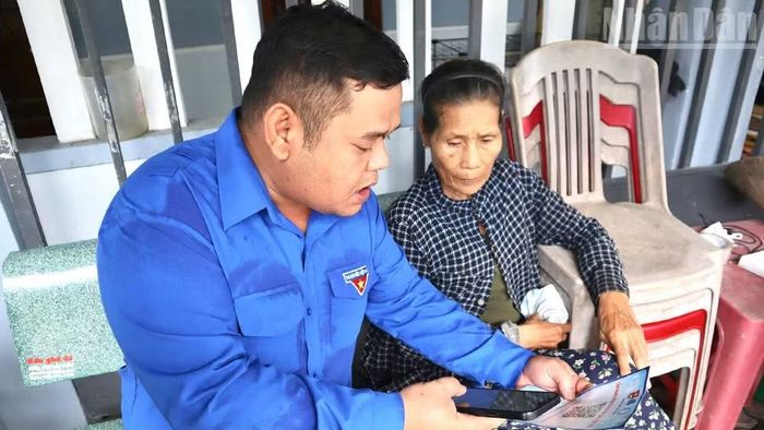 “Mang chính sách công đến từng hộ gia đình”.