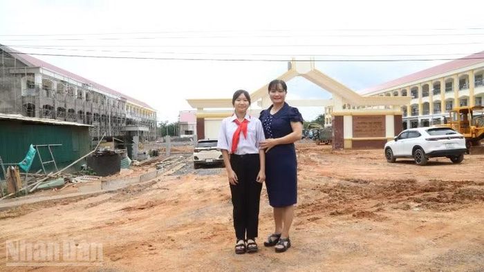 Cô và trò Trường phổ thông nội trú tiểu học và trung học cơ sở xã biên giới Ia Rvê sẵn sàng bước vào năm học mới 2026-2027.