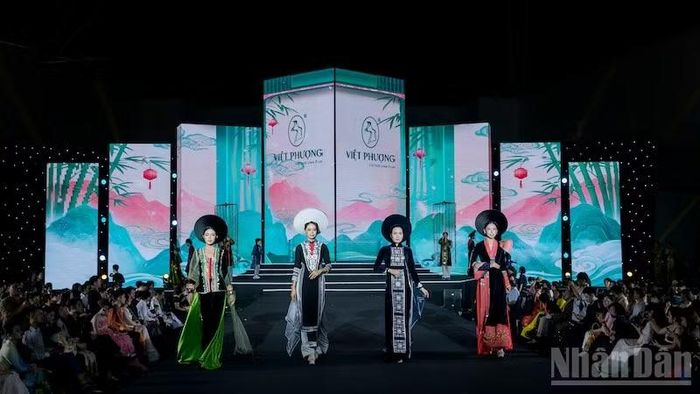 Mỗi thiết kế tái hiện những sắc màu của núi rừng, hoa văn dân tộc, nhịp sống bản làng và tinh thần đoàn kết của cộng đồng các dân tộc Việt Nam.