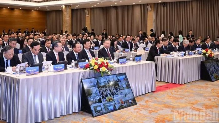 Tổng Bí thư, Chủ tịch nước Tô Lâm cùng các đồng chí lãnh đạo Đảng, Nhà nước dự Phiên khai mạc toàn thể Hội nghị Ngoại giao lần thứ 33. (Ảnh: TRẦN HẢI)