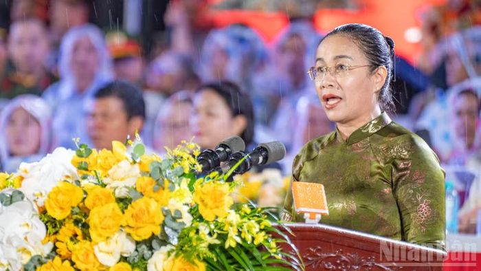 Bà Nguyễn Thị Anh Thi, Phó Chủ tịch Ủy ban nhân dân thành phố Đà Nẵng phát biểu tại buổi lễ.