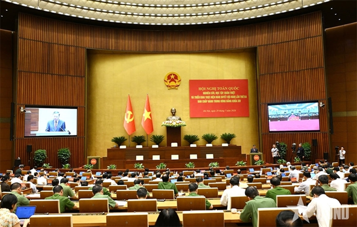 Quang cảnh Hội nghị toàn quốc nghiên cứu, học tập, quán triệt và triển khai thực hiện Nghị quyết Hội nghị lần thứ ba Ban Chấp hành Trung ương Đảng khóa XIV theo hình thức trực tiếp kết hợp với trực tuyến từ điểm cầu phòng họp Diên Hồng (Tòa nhà Quốc hội). Ảnh: qdnd.vn