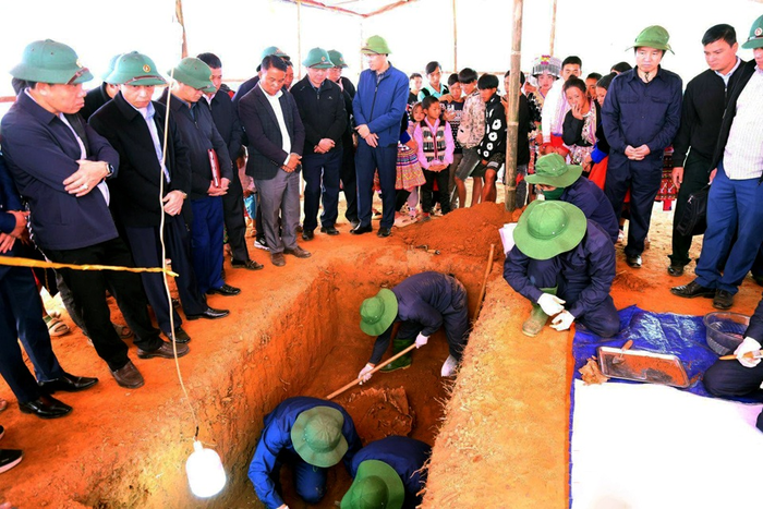  Hoạt động tìm kiếm, quy tập hài cốt liệt sĩ, chuyên gia, quân tình nguyện Việt Nam tại tỉnh Hủa Phăn (Lào). 