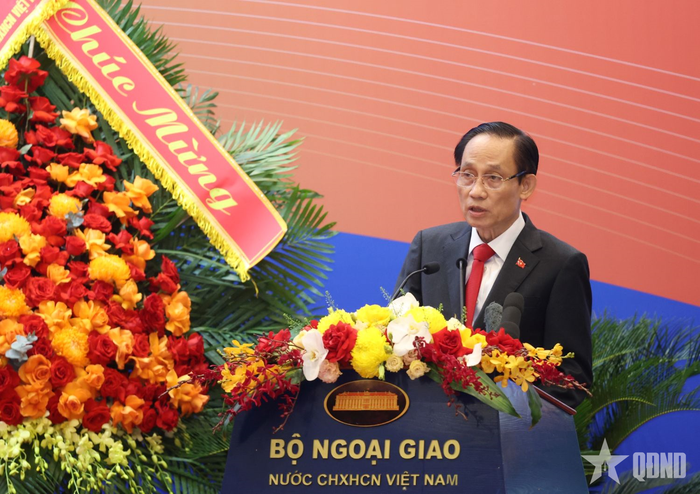 Ủy viên Bộ Chính trị, Bộ trưởng Bộ Ngoại giao Lê Hoài Trung phát biểu khai mạc Hội nghị Ngoại giao lần thứ 33. Ảnh: VŨ PHONG