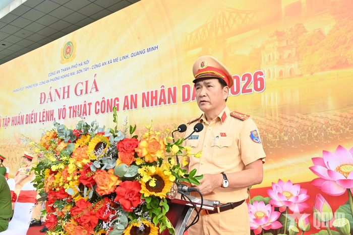 Đại tá Trần Đình Nghĩa, Trưởng phòng CSGT Công an TP Hà Nội phát biểu.