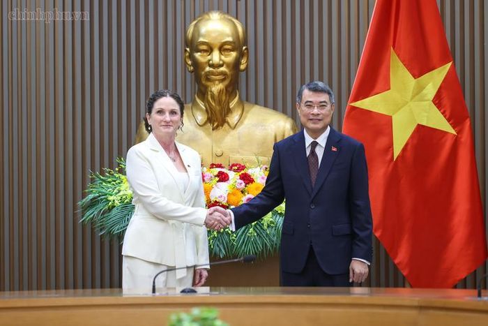  Thủ tướng Chính phủ Lê Minh Hưng tiếp Đại sứ New Zealand tại Việt Nam Caroline Beresford. Ảnh: VGP 