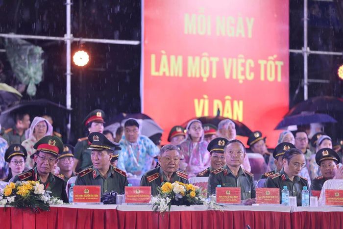 Đại biểu các đơn vị thuộc Bộ Công an dự lễ khai mạc