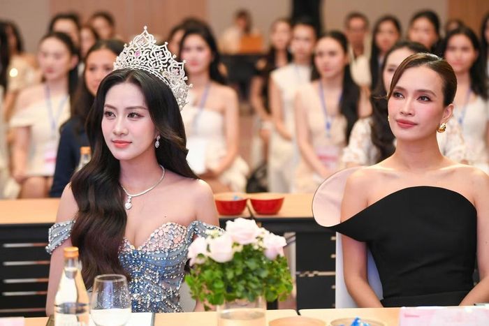 Hoa hậu Việt Nam 2024 Hà Trúc Linh (trái) và Ca/nhạc sĩ Phan Lê Ái Phương là 2 thành viên trong Ban giám khảo.