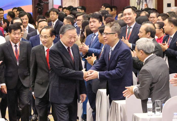  Tổng Bí thư, Chủ tịch nước Tô Lâm tới dự phiên khai mạc toàn thể Hội nghị Ngoại giao lần thứ 33, sáng 1-8. Ảnh: QUANG PHÚC 