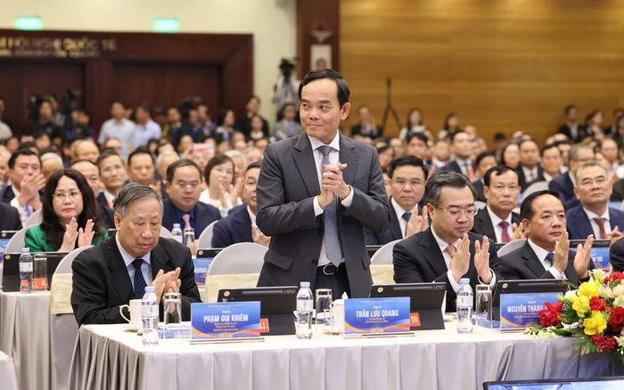  Bí thư Thành ủy TPHCM Trần Lưu Quang và các đại biểu dự phiên khai mạc toàn thể Hội nghị Ngoại giao lần thứ 33, sáng 1-8. Ảnh: QUANG PHÚC 