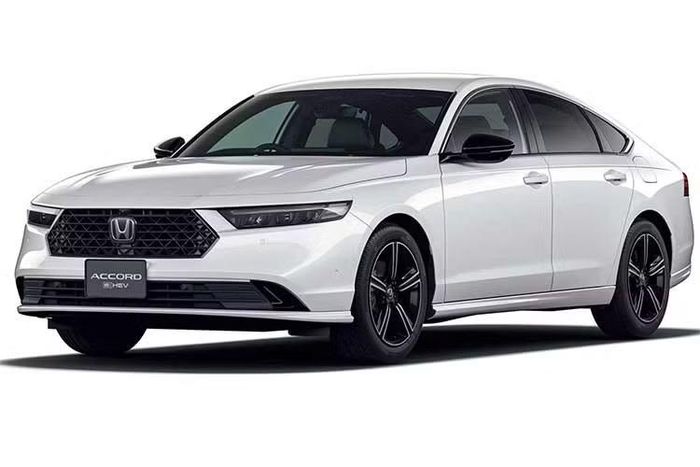 Honda đồng thời bổ sung bốn tùy chọn màu sơn ngoại thất gồm Canyon River Blue Metallic, Platinum White Pearl, Crystal Black Pearl và Meteoroid Gray Metallic cho Accord 2027 giúp cho khách hàng có thjeem nhiều sự lựa chọn hơn. Xe sẽ đến tay khách hàng vào cuối tháng 8 này.