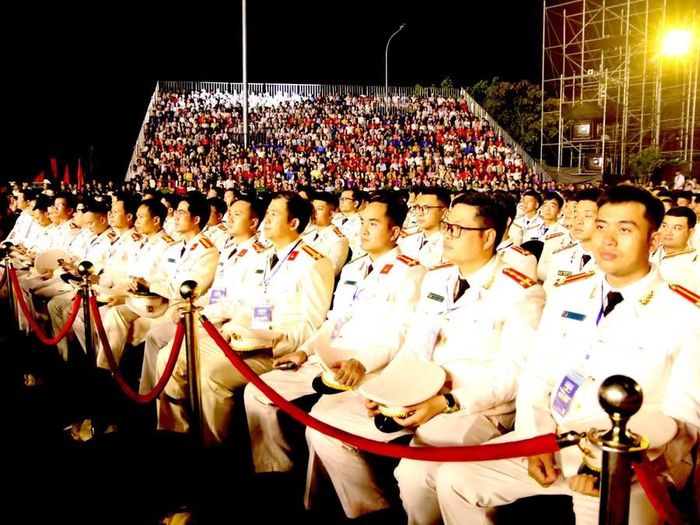Các đại biểu tham dự lễ kỉ niệm. Ảnh: Đinh Chiến
