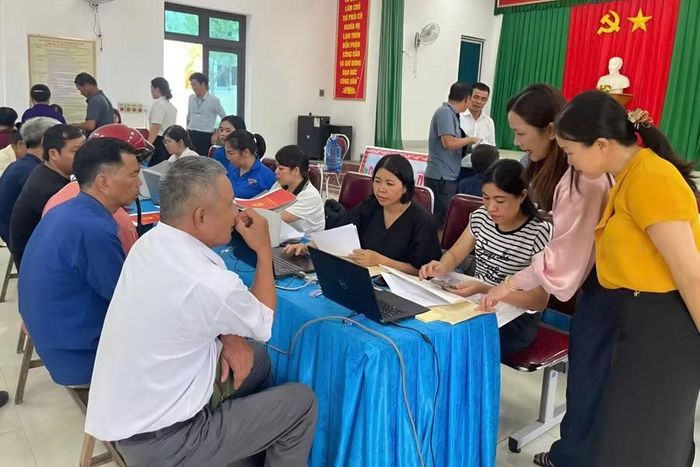 Việc tiếp nhận hồ sơ tại các Nhà văn hóa tạo thuận lợi tối đa cho người dân.