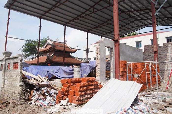  Xã Thư Lâm là một trong hai xã được Hà Nội lựa chọn triển khai thí điểm mô hình xã xã hội chủ nghĩa. Hôm nay (1/8) cũng chính là thời điểm xã thực hiện “Ngày hành động vì xã xã hội chủ nghĩa” tại 34 thôn cùng các cơ quan, đơn vị trên địa bàn. Ảnh: Công trình đình Hà Lỗ được tu bổ. 