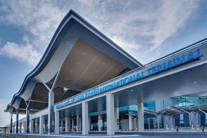 Đến năm 2030, Cảng hàng không quốc tế Cam Ranh sẽ đạt công suất 19 triệu hành khách và 50.000 tấn hàng hóa mỗi năm. Ảnh: VGP.