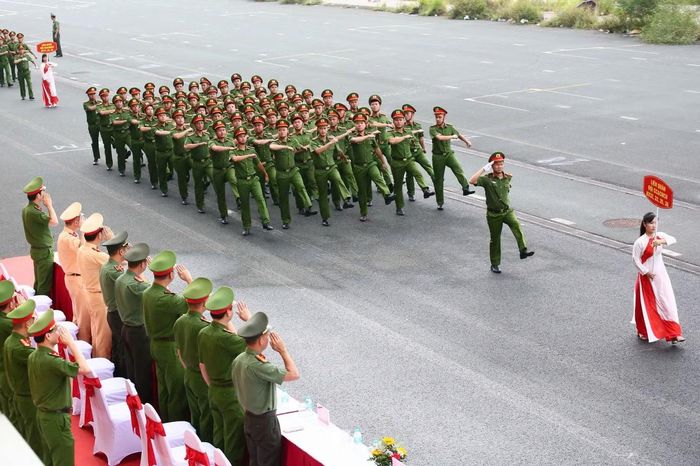 Hơn 3.000 cán bộ, chiến sĩ đã thực hiện các nội dung đánh giá.