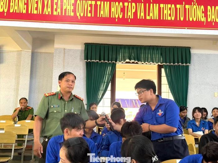 Đoàn viên, thanh niên được trang bị những kiến thức cần thiết.