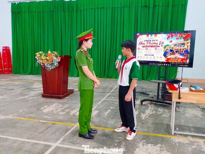 Nhiều câu hỏi dành cho học sinh tại các buổi tuyên truyền.