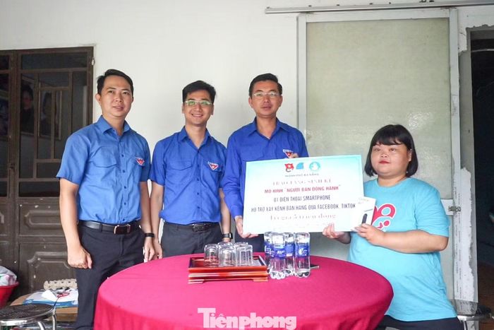 Với mô hình “Người bạn đồng hành”, các tổ chức Đoàn trên địa bàn sẽ chăm lo, hỗ trợ thanh niên khuyết tật, thanh niên khó khăn thông qua trao sinh kế, kết nối việc làm, hỗ trợ học nghề và phân công đoàn viên đồng hành trong học tập, lao động, sinh hoạt.