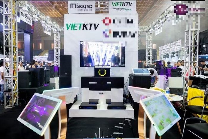 Hình ảnh sản phẩm máy hát karaoke của VietKTV. Ảnh trang web VietKTV