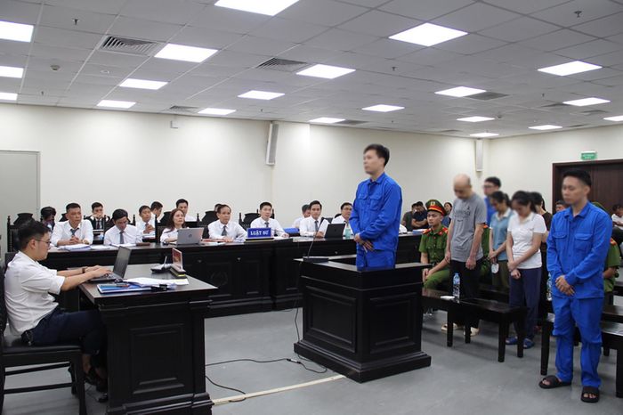 Các bị cáo tại phiên tòa.