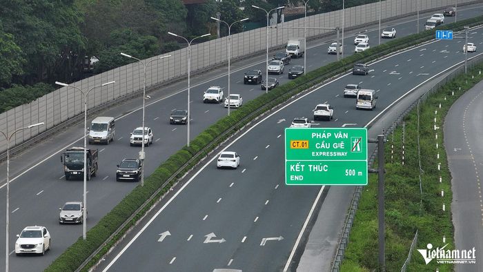 Chuyên gia cho rằng việc tổ chức làn vượt bên trái cần phù hợp với năng lực hạ tầng và lưu lượng phương tiện trên từng tuyến cao tốc. Ảnh: Đình Hiếu