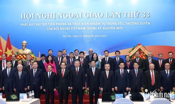 Tổng Bí thư, Chủ tịch nước và các đại biểu dự hội nghị