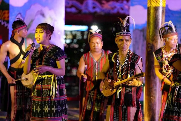  Ngày hội mở ra mô hình liên kết mới giữa bảo tồn di sản và phát triển du lịch văn hóa trên tuyến Hội An – Mỹ Sơn – Cổng Trời Đông Giang.