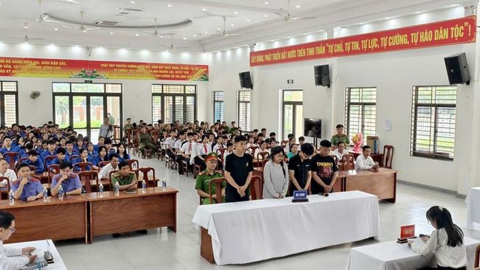  Phiên tòa thu hút hơn 150 đoàn viên, thanh niên, học sinh và người dân tham dự.