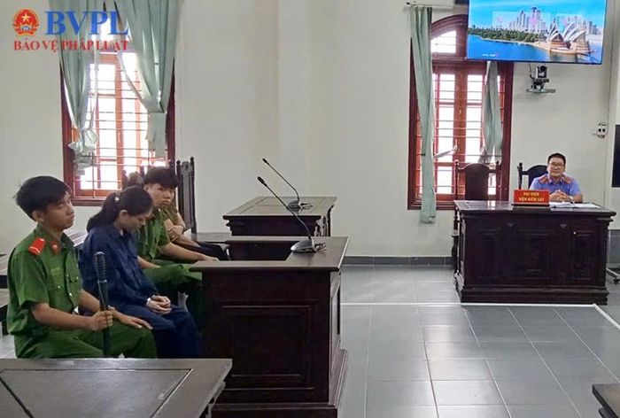 Quanh cảnh tại phiên xét xử.
