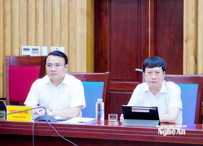 Các đại biểu dự hội nghị tại điểm cầu Nghệ An. Ảnh: Phạm Bằng